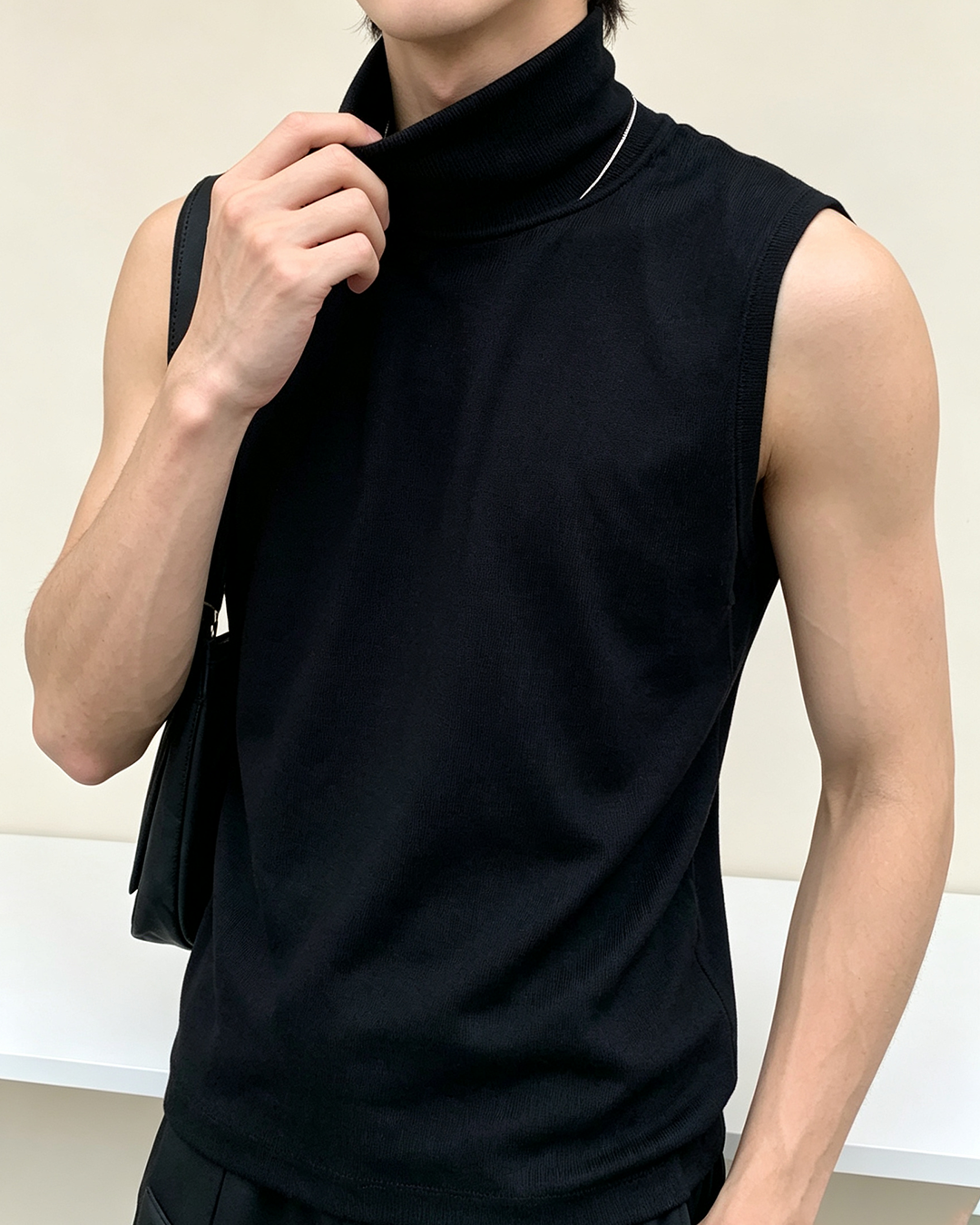 Men's Sleeveless Turtleneck Knit Tank Top, Slim Fit Solid Layering Vest